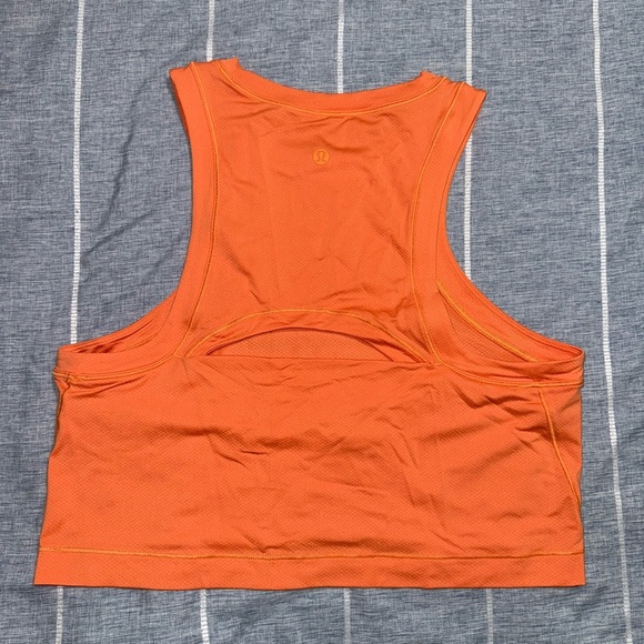 Lululemon open-back cropped tank - Picture 7 of 8